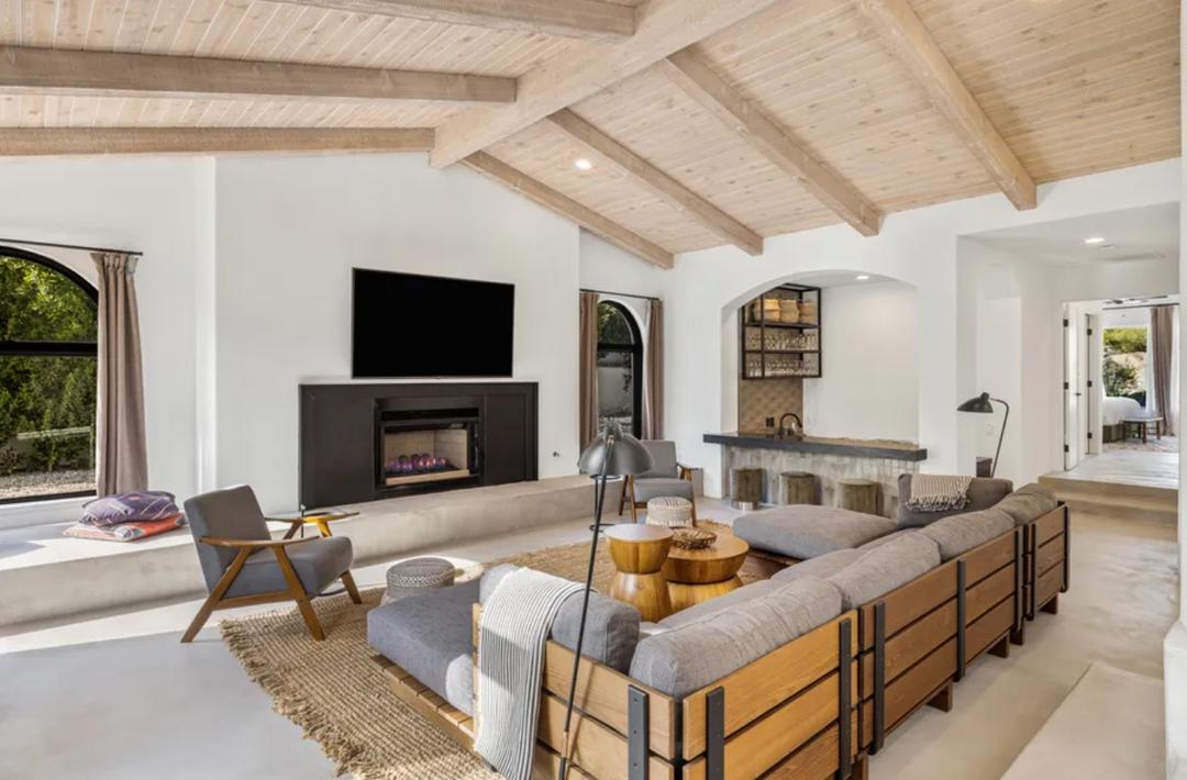 Secluded Modern Estate With Resort Style Outdoor Living - Image 2